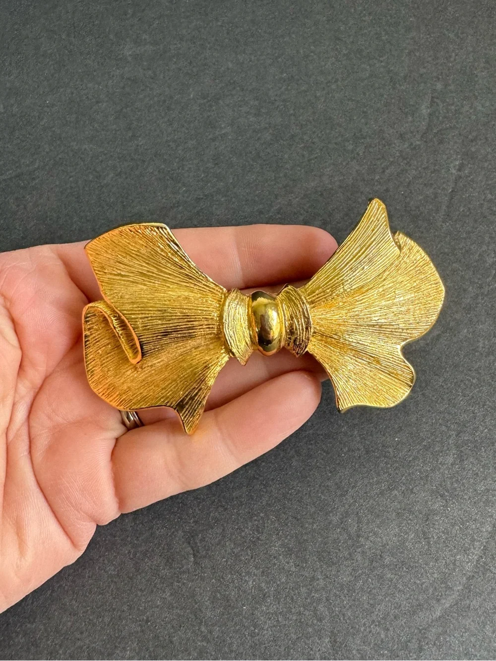 Vintage Bow Hair Clip Gold‎ Tone Large Barrette 90s Y2K Coquette Feminine